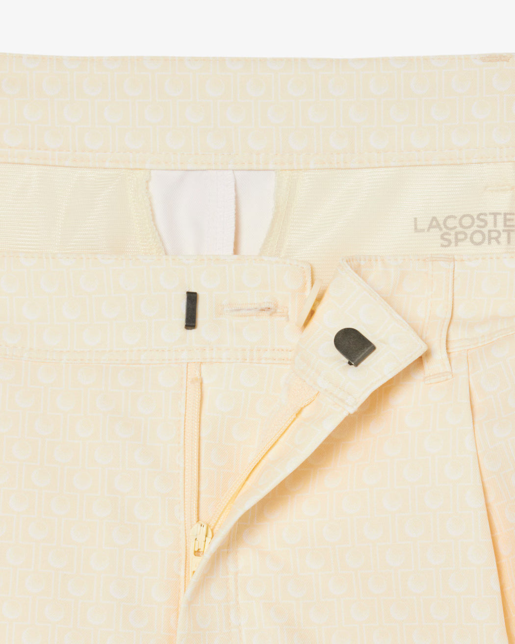BERMUDA DE MUJER LACOSTE BOTTOMS AMARILLO / BLANCO