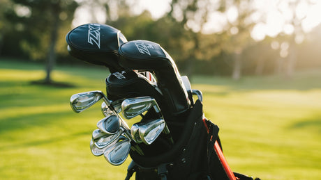 Bolsa Srixon con hierros ZXiR al atardecer
